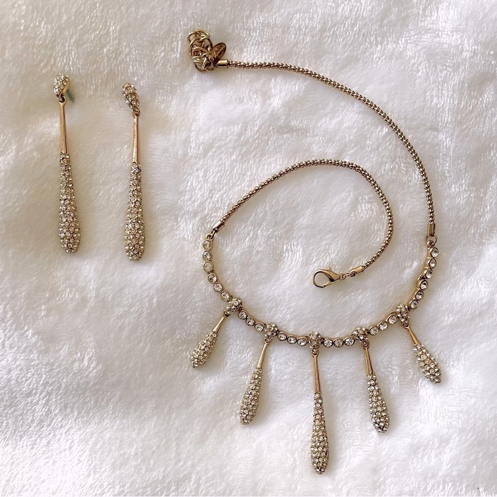 NWOT Gold Jewelry Set